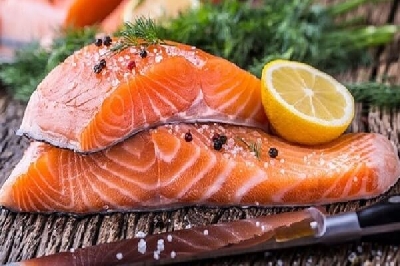 Thực hiện ngay các cách khử mùi hôi cá hồi - �m vitamin, protein, chất sắt và đặc biệt là chất béo Omega-3. Đây là một loại thực phẩm cực kỳ tốt cho sức khỏe, đặc biệt là cho sự phát triển của trẻ nhỏ, Máy lọc không khí nhà xưởng hỗ